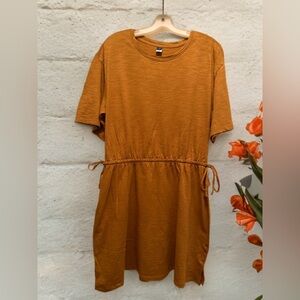 Old Navy Women’s Short Sleeve Jumper Dress Color: Miners Gold Size L